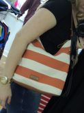 Bolsa Listrada Tommy Hilfiger